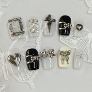 A Set Of 10 Short Square Exquisite Nail Wear Pieces Featuring Y2K Black And White Transparent Design