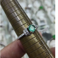 Silver stone ring emeraldnatural size 15