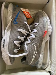 Nike Lebron James籃球鞋