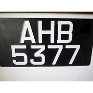 Plat kereta besi ketuk Singapore