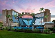 奧蘭多機場希爾頓逸林飯店 (DoubleTree by Hilton Orlando Airport Hotel)