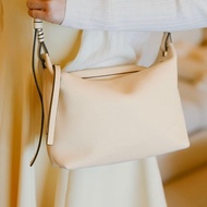 【人氣推薦】Shelly皮革斜背包- 海鹽色 女生禮物 實用送禮