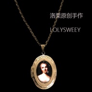 Retro Handmade Glory Queen Glue Drop Gem Gothic lolita Engraved Lace Photo Box Women Necklace Sweate