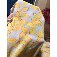 MS033 - Yellow leaf-shaped sand chiffon (2.4m x 1.5m)