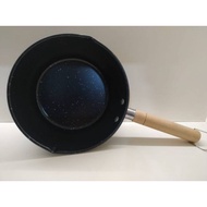 BMW MILK POT MILK POT BMW 18CM ENAMEL NON-STICK