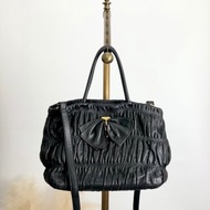 【 日本直送　名牌中古包 】PRADA プラダ ショルダーバッグ ブラック リボン レザー 2way ギャザー vintage ヴィンテージ hfsinw