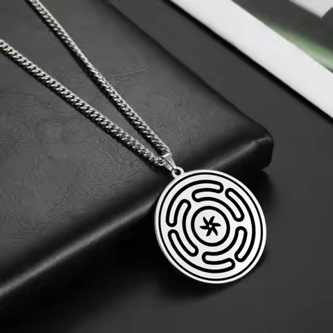 LIKGREAT Maze Wicca Necklace Men Hecate Wheel Strophalos of Hekate Witchcraft Power Kabbalah Amulet 
