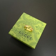 💥現貨💥 復古高級感閃耀百搭GUCCI雙G鑲梯方鑽金色戒指 | 工藝：鏡面拋光18K金鍍層不易氧化掉色 | 配石：進口高碳梯方鋯石通透閃亮不發霧 | 尺碼：5/6/7/8號齊全|