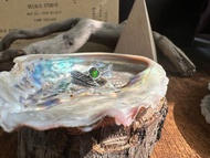 手作銀飾— 晨曦之羽 925純銀羽毛鑿印 金工戒指 鑲嵌4 mm 蛋白石