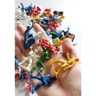 100 pcs army statue toys, old-school children's toys, army statues made of plastic