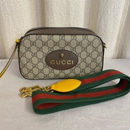 GUCCI古馳Neo Vintage系列 燙金徽標金屬虎頭相機包 男女同款