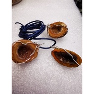 Agate// agate geode // druzy agate // carnelian pendant (with rope necklace)