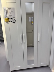 IKEA BRIMNES 三門衣櫃連鏡