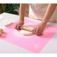 Silicone cookie dough base + wooden dough grill