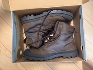 EU 42, 原價1000, palladium pampa sport cuff waterproof Boots 防水行山鞋，雪鞋