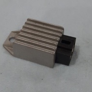 SYM Jet Power 125 / Mio 100 - Regulator (Rectifier)