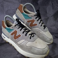 New balance Gray Shoes