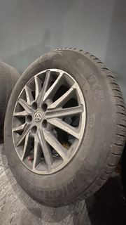 Toyota 原廠輪胎連鈴 205/60 R16