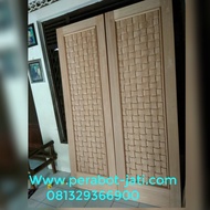 pintu kupu tarung motif kotak kayu jati minimalis