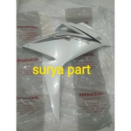 CBR150R CBR150 R SIDE WING COVER WHITE PEARL SIDE FAIRING CBR150R WHITE PEARL ORIGINAL