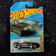 Hot Wheels '92 Ford Mustang