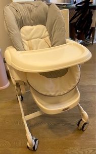 Combi Dreamy High Chair 嬰兒餐搖椅 + 可替換坐墊  (Washable seat cushion) x2