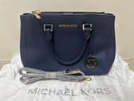 熱門經典款🔥 MICHAEL KORS 防刮皮革兩用中號包 MK包 手提包 斜背包 4個內袋 2個拉簾夾層 大容量包