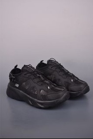 New Balance 全黑運動鞋