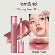 Romand Glasting Color Gloss #03 ROSE FINCH ลิปกลอสปากเงาวาวแบบกระจก ให้ความชุ่มชื้น เนื้อบางเบา ไม่เ