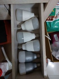 小米 Yeelight 智能燈泡 （彩光版）