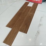 Granit motif kayu 15x60 Roman dbalsa wenge