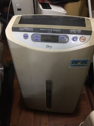 Hitachi dehumidifier 曰立抽濕機20L/day 另10L/day $350已清洗內外 西貢區取