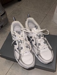 New Balance 408 黑白色