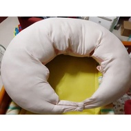 。含運。台灣製舒壓哺乳枕月亮枕