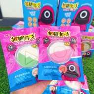 ขนมลูกอมน้ำตาลแกะ ทัลโกนา SQUID GAME ขนาด 20 กรัม ขนมน้ำตาลแกะ รูปทรงต่างๆ ในซองสีสวย  1ซอง 1ชิ้น