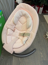 Nuna Leaf Grow Bouncer Pink