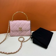 Chanel 粉紅色琺瑯手柄Kelly 羊皮