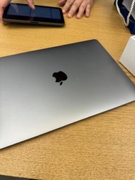 二手幾乎全新MacBook Air M1 8＋256g灰色，電池健康100％,可以九龍塘Apple Store 拎機