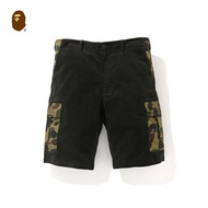 กางเกงขาสั้นลำลองลายพราง BAPE สำหรับผู้ชาย ทรงหลวม ปักตัวอักษร กระเป๋าเย็บติด กางเกงขาสั้นผ้าฝ้าย ฤด