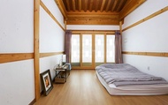 Iksan Geummagwan Private Hanok House