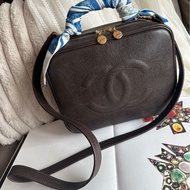 香奈兒魚子醬深啡色 皮革化妝包  1997 復古香奈兒 CC Vanity 化妝包 斜挎包 側背包 小盒子 盒子 手提包 chanel vanity caviar bag