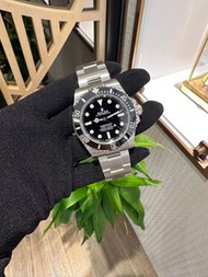 Rolex 全新  SUBMARINER  #124060 無曆黑水鬼