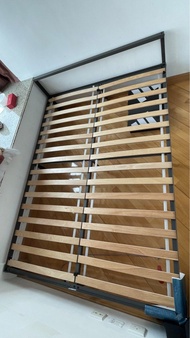 雙人鋼牀架連魚骨Steel Bed Frame with Wooden Slats