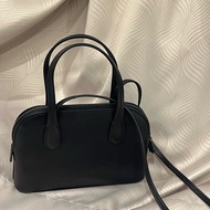 The row Medium Ingrid 皮革手袋 貝殼包