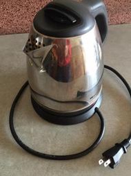 賣一台便宜的「BAIRAN 白朗高級不銹鋼快煮壺」，歡迎來電詢問，感謝您！