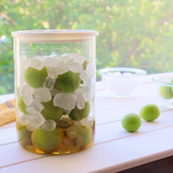 日本iwaki 耐熱玻璃微波密封保鮮罐 圓形白蓋 1.4L