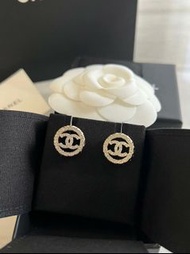 Chanel 22S 新款圓形雙C耳釘｜金色菱格紋鑲鑽｜超閃亮｜香港速遞
