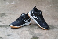 sepatu Mizuno boots wave momentum 2 hitam putih super premium high quality