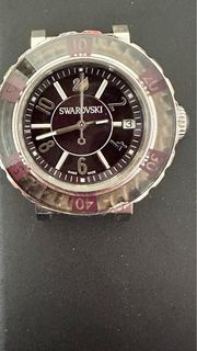 出售國際名牌 SWAROVSKI  WATCH  施華洛奇世界  999.980 女仕水品石電子石英表，瑞士製造。不鏽鋼腕表，防刮花水晶玻璃，單向水晶旋轉外圈。時間功能正常。瑞士石英機芯。40mm 表