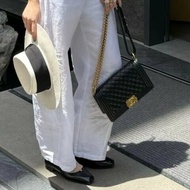 CHANEL - 黑色荔枝皮金釦BOY╻25CM